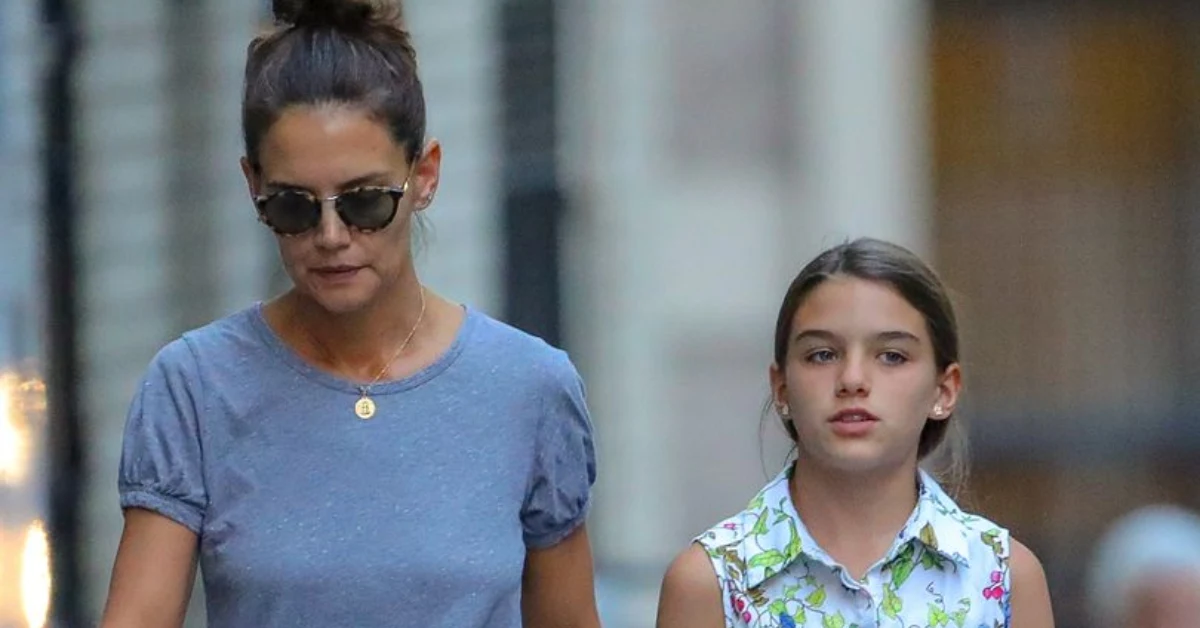 Katie Holmes' Daughter Suri Applies for College In New York