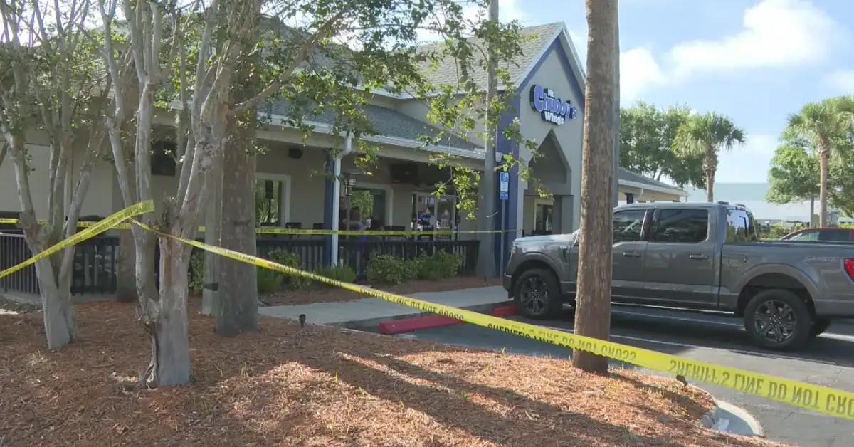 Young Softball Player Stabbed Multiple Times By Ex-Partner Outside Florida Restaurant, Officials Report