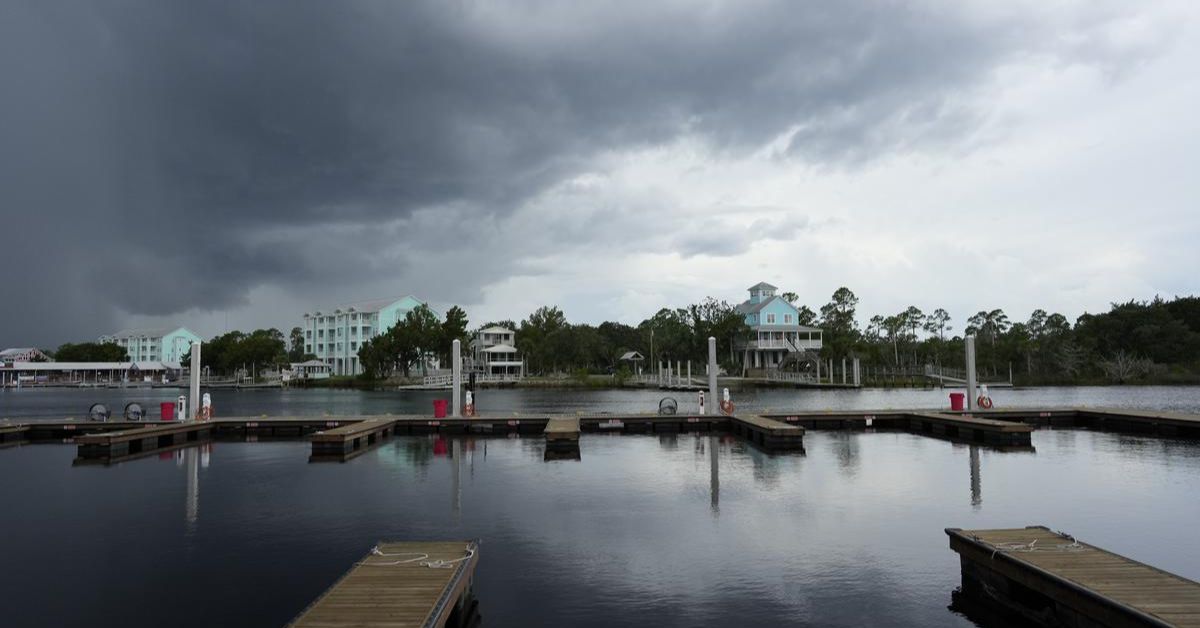 Gulf Coast Residents Flee As Hurricane Idalia Threatens Storm Surge