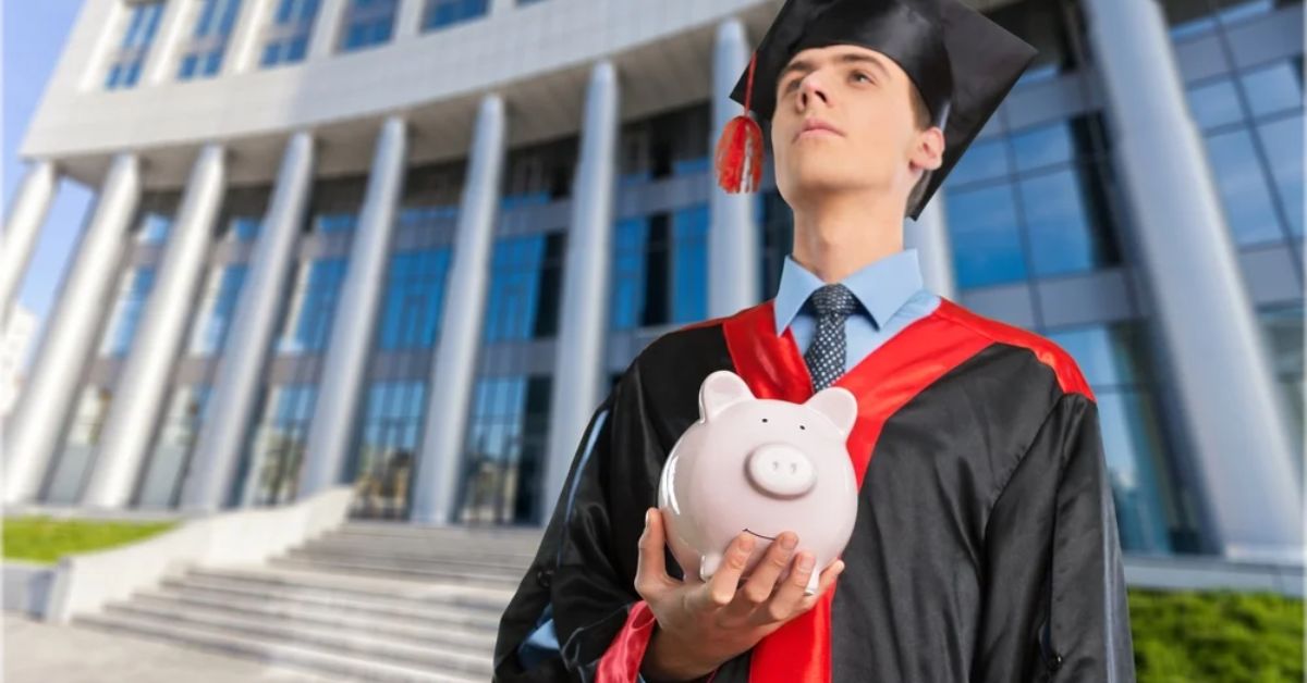 Student Loan Challenges Add To The Concerns Of US Retailers