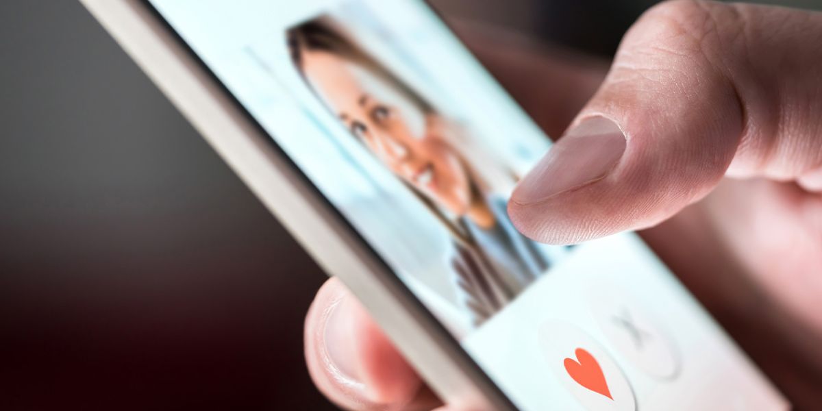How Can Professionals Use Dating Apps Properly